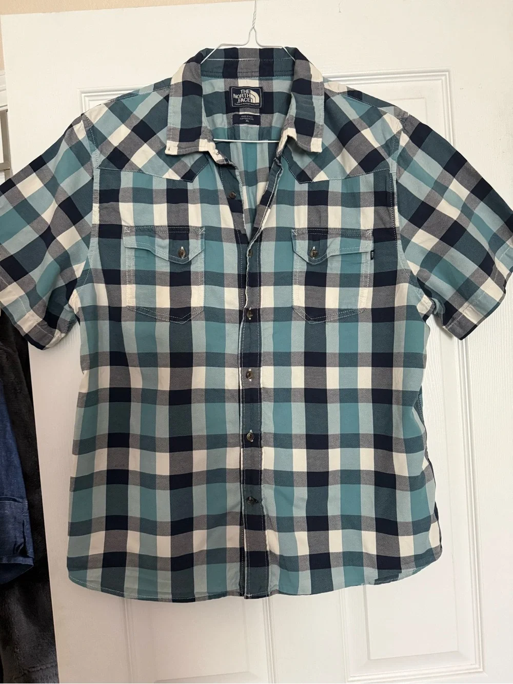 The North Face mens short sleeve shirt. XL.